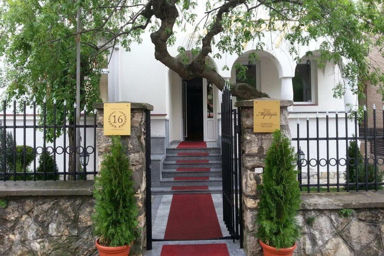 Villa Mystique Belgrade Luaran gambar